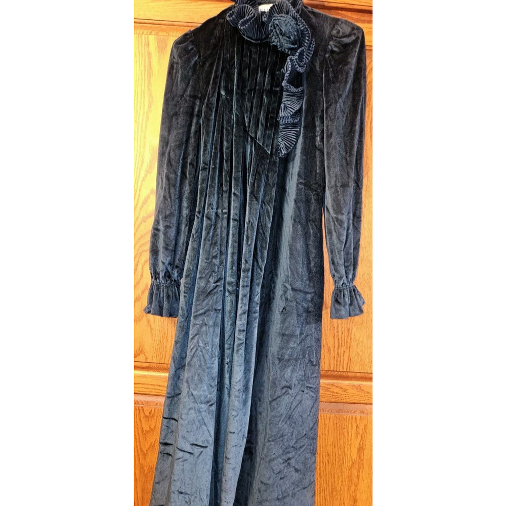 Vtg Gilligan O'Malley Velvet Emerald GREEN Ruffled Victorian Robe Housecoat 56"L